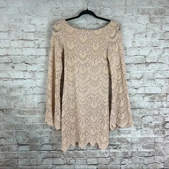 NWT Nightcap Spanish Priscilla Lace Dress Size 2 Nude Criss Cross Open Back $352 - Picture 1 of 12